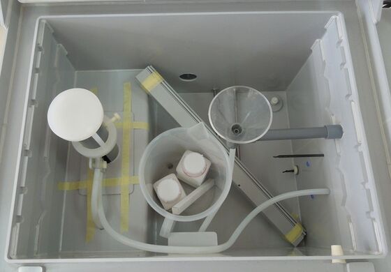 Laboratuvar PV Tuz Püskürtme Test Cihazı Tuz Püskürtme Korozyon Test Odası Makinesi Fotovoltaik Modül Tuz Püskürtme Yaşlandırma Test Ekipmanı